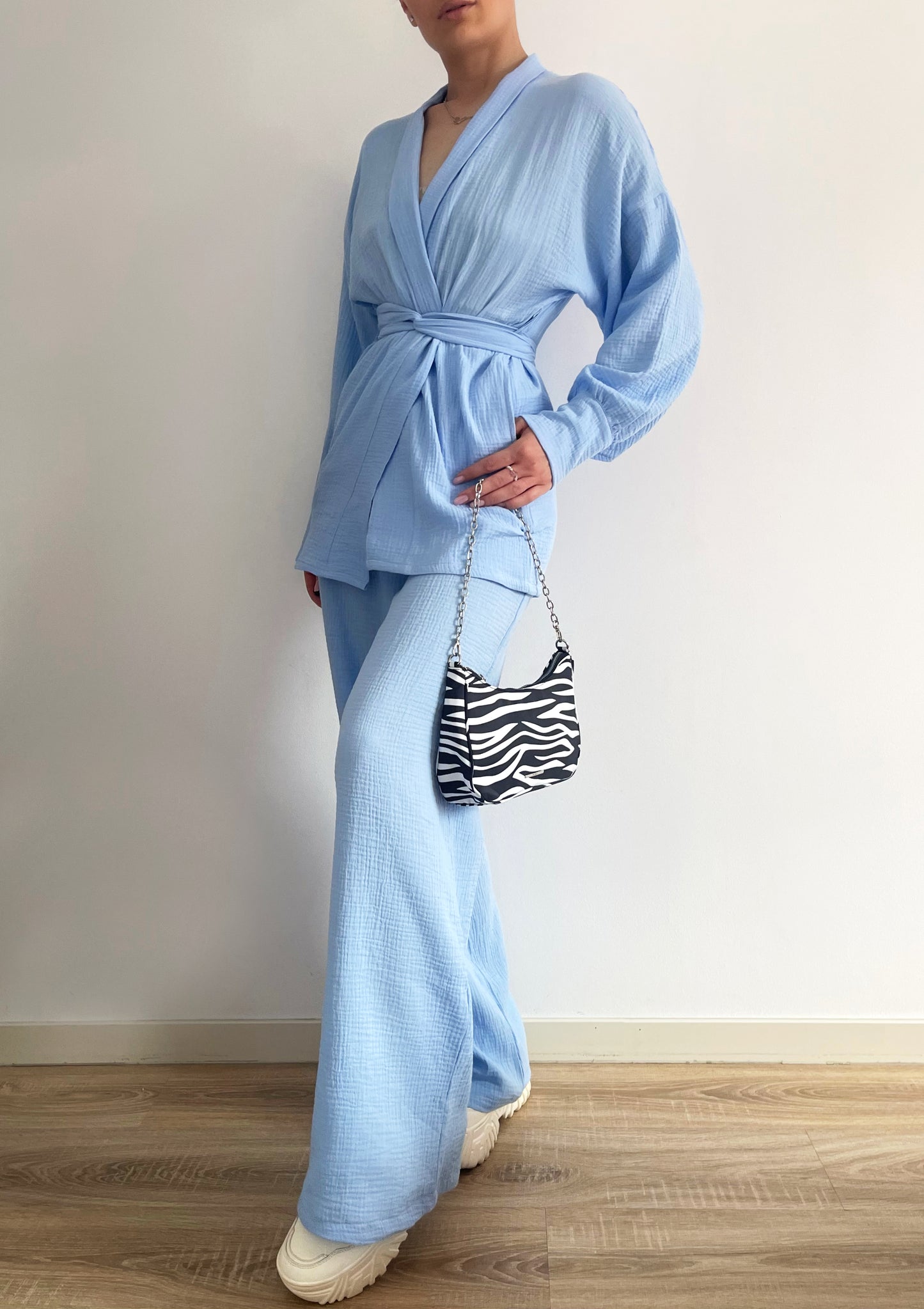 Costum Kimono Din Panza Creponata Baby Blue