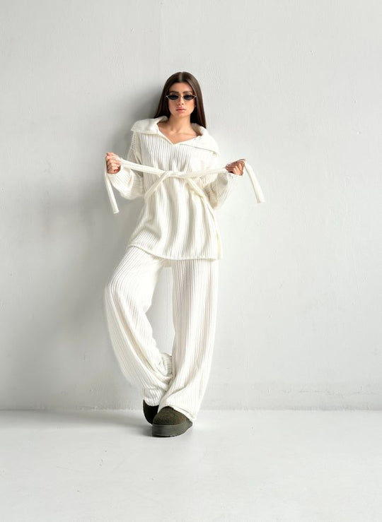 Compleu Oversize Cu Guler Lasat Knitwear Alb ( cu talie ajustabila )