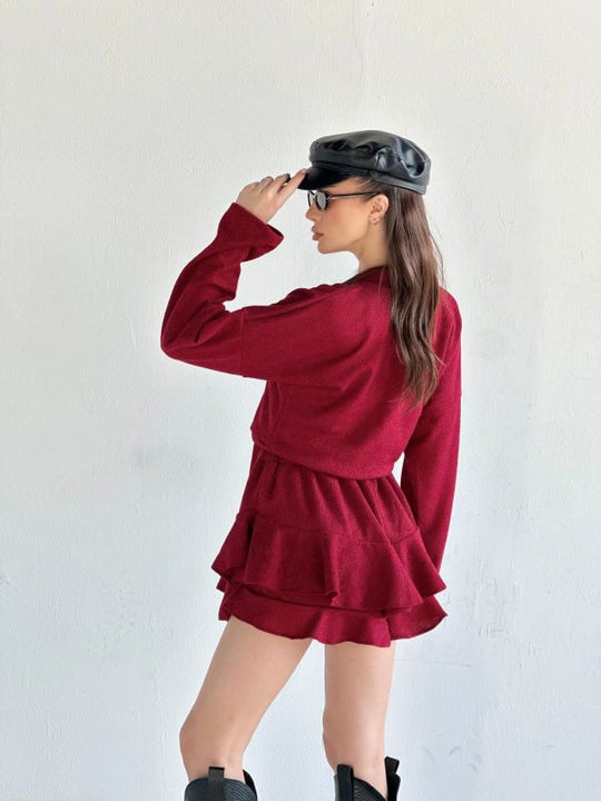 Compleu Bluza Cu Cravata Si Fusta Scurta Cu Volane Knitwear Wine