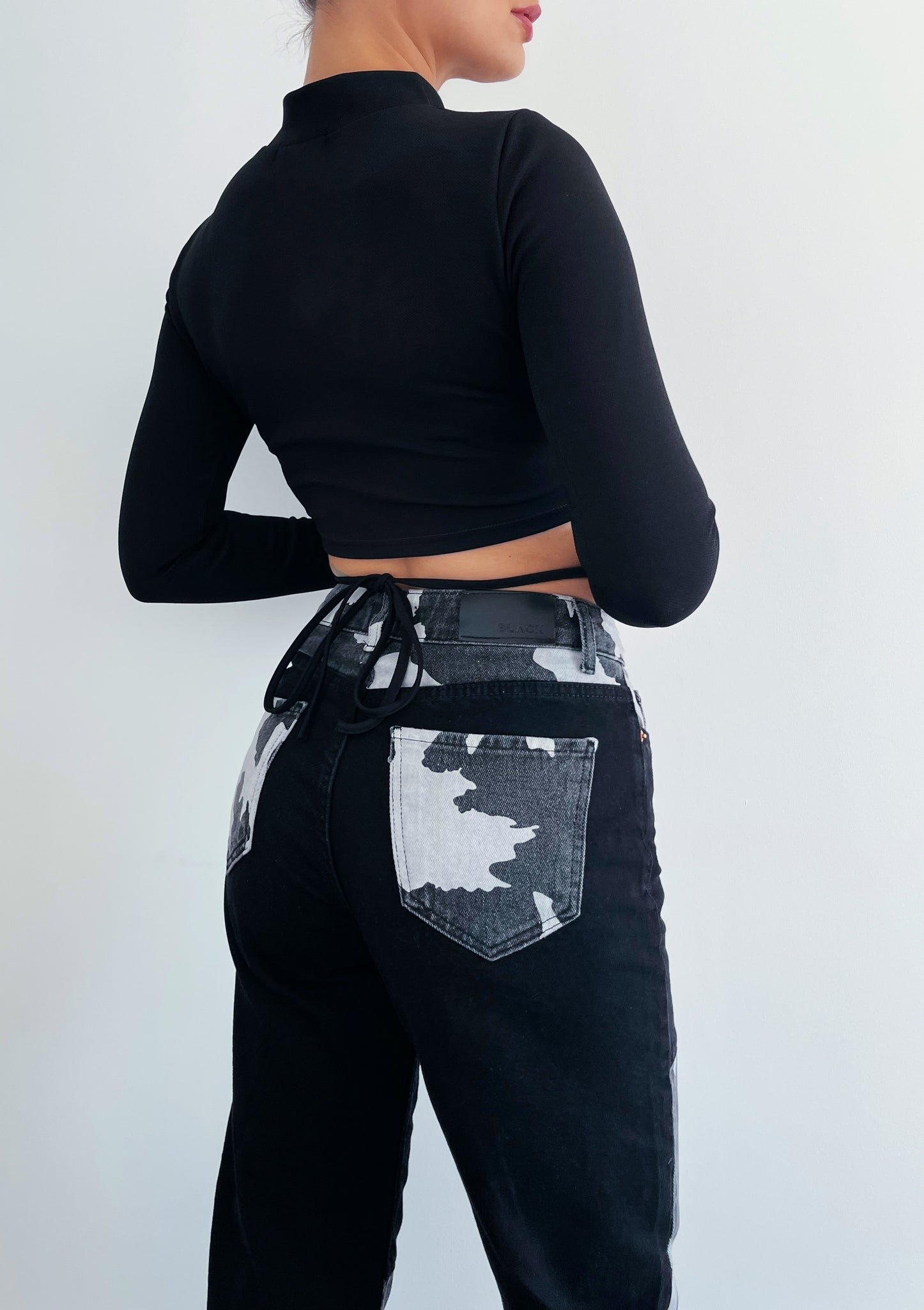 Bluza Scurta cu Sireturi Neagra