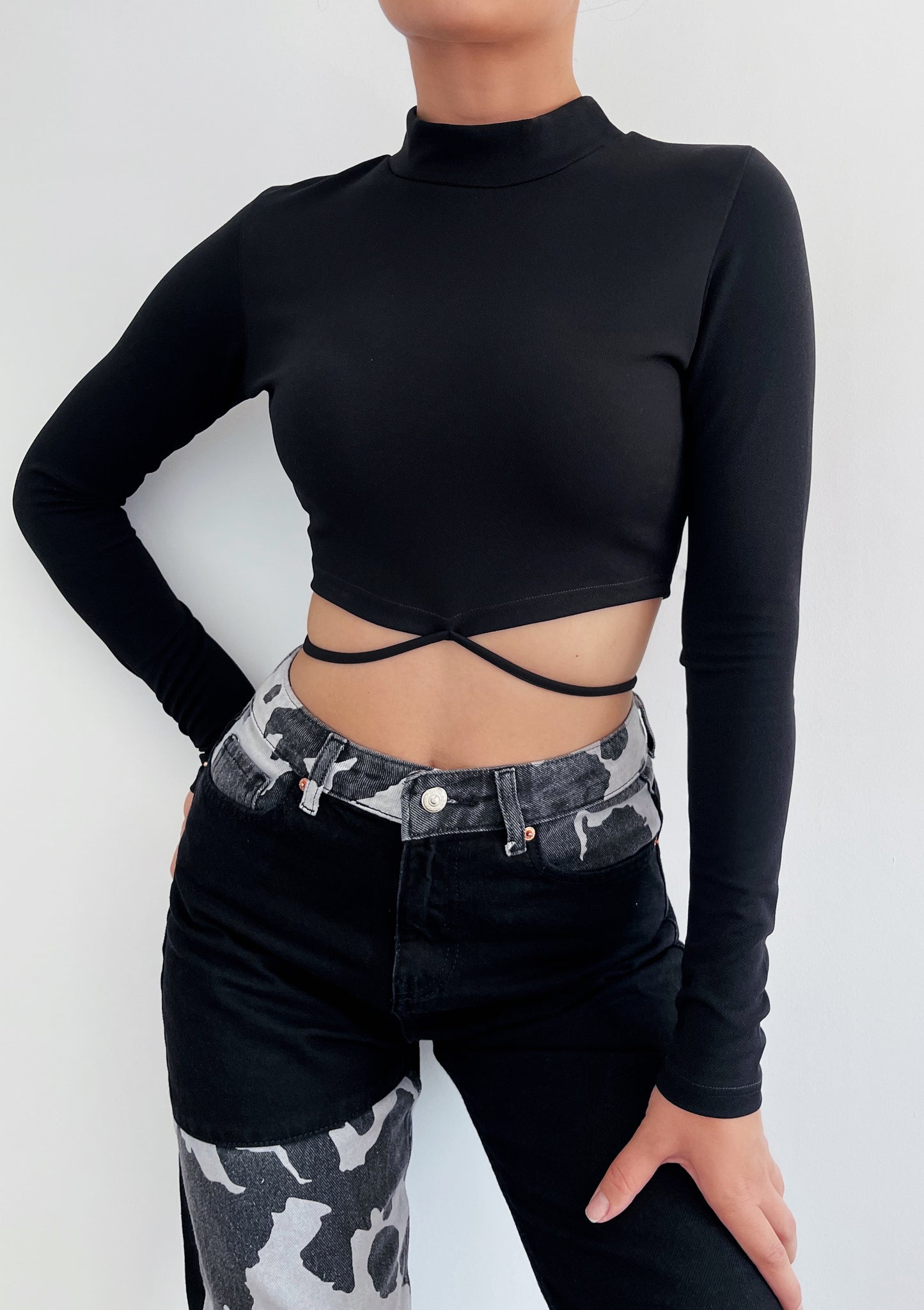 Bluza Scurta cu Sireturi Neagra