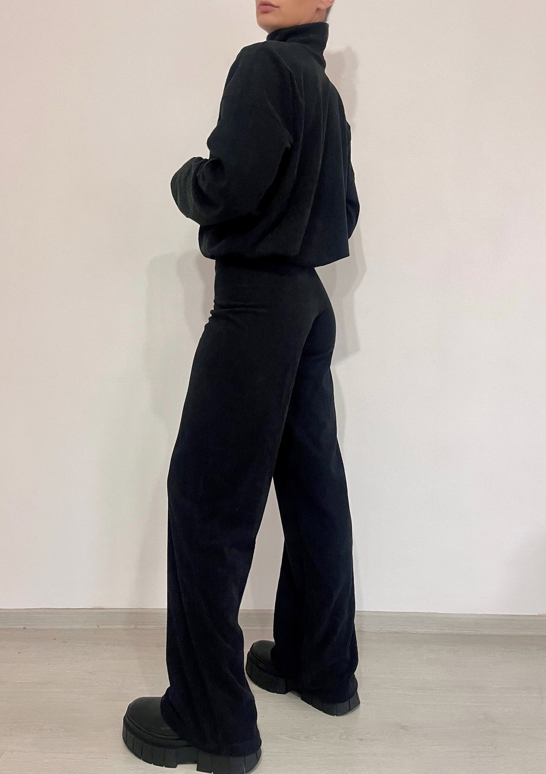 Compleu Oversize Cu Guler Din Tricot Negru