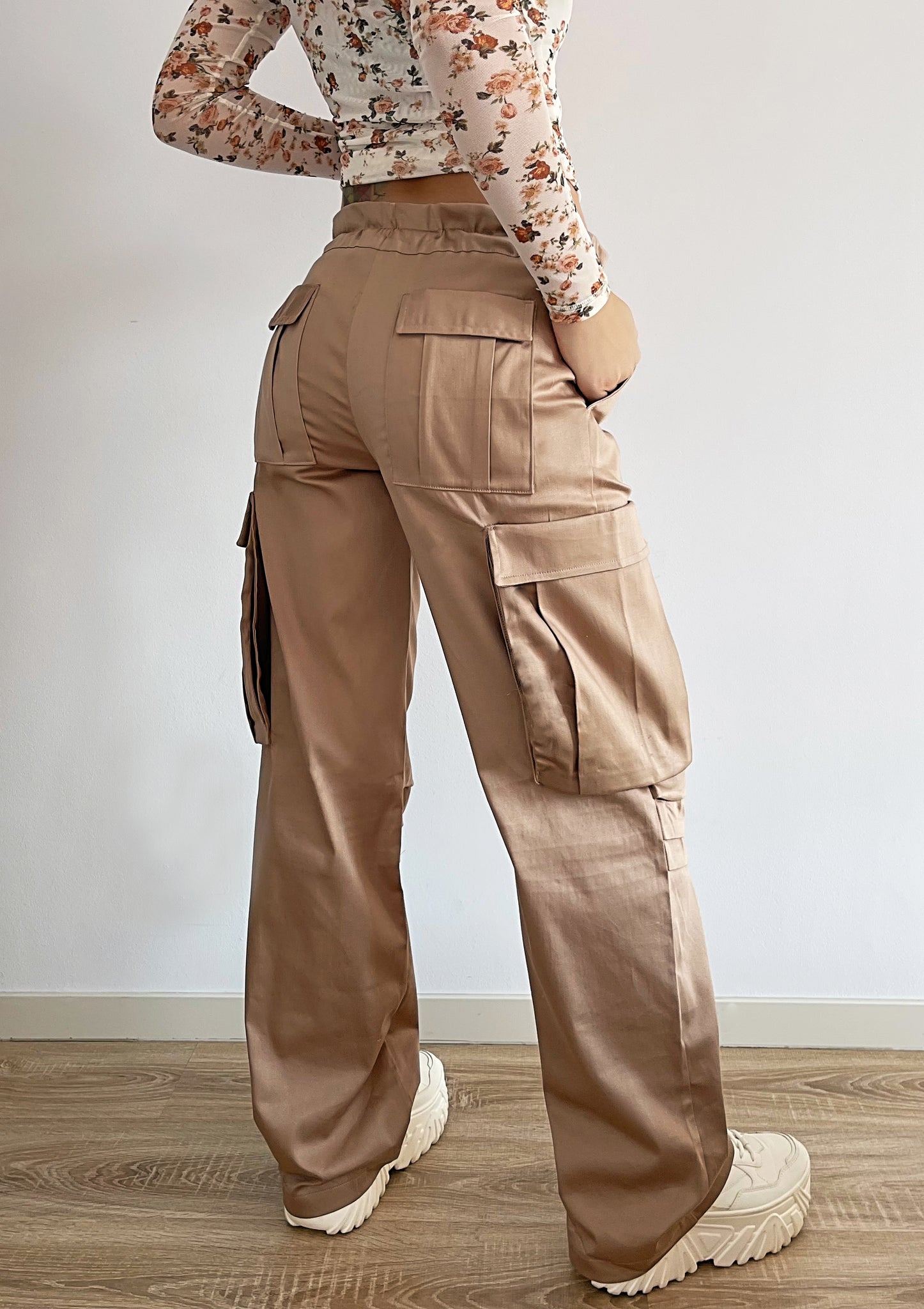 Pantaloni Cargo Largi Cu Buzunare Masive Bej