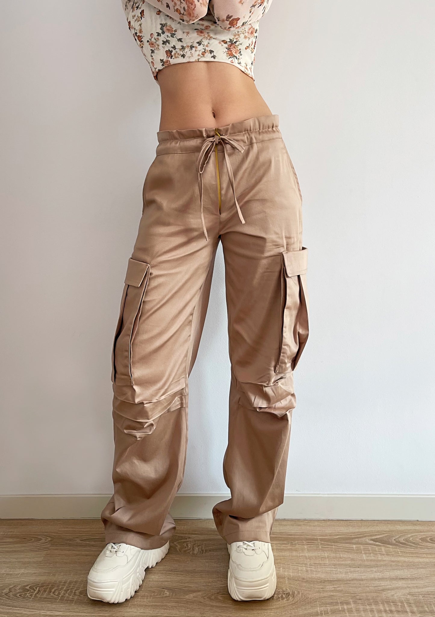 Pantaloni Cargo Largi Cu Buzunare Masive Bej