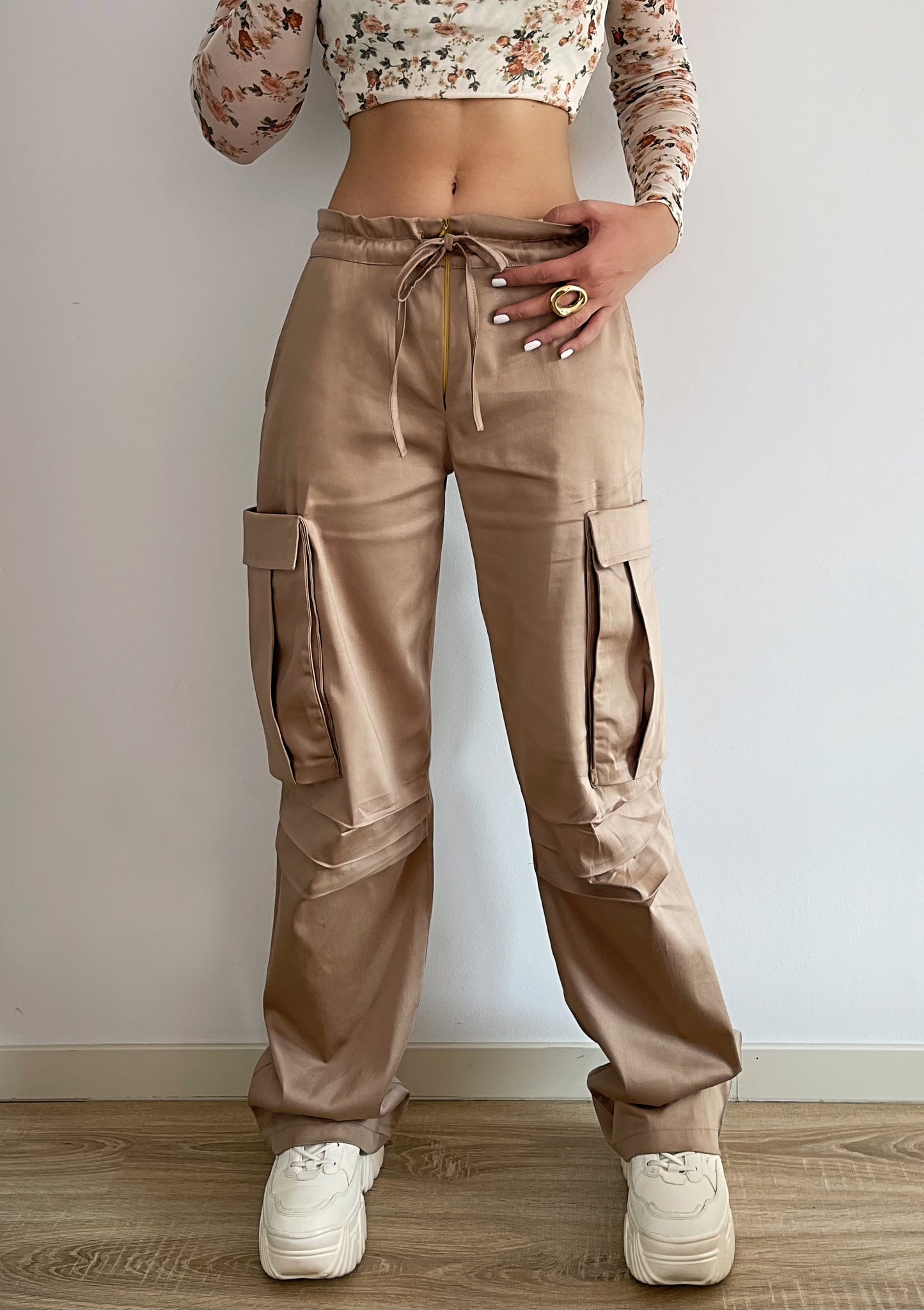 Pantaloni Cargo Largi Cu Buzunare Masive Bej