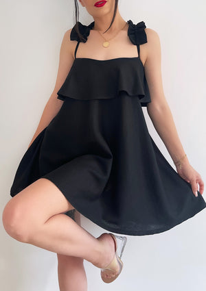 Rochie Cu Volanase Intrerupte Neagra