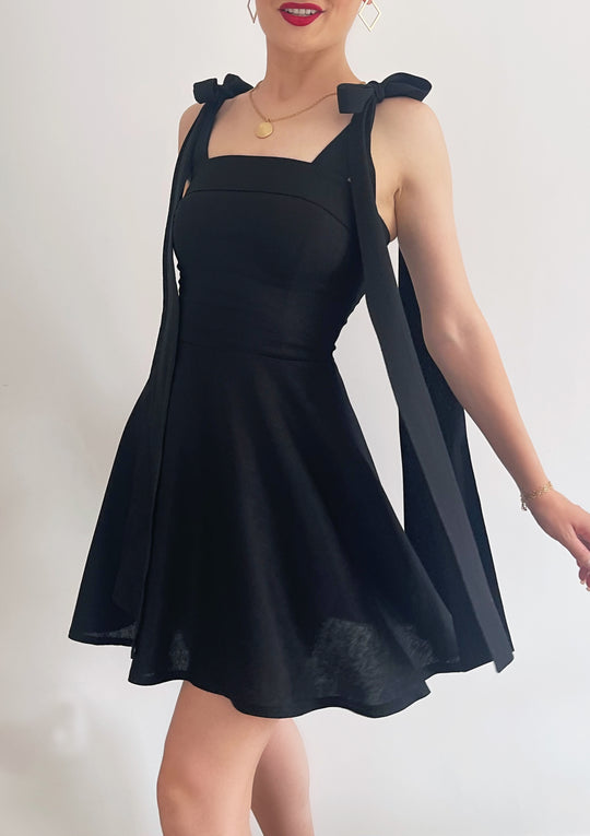 Rochie Neagra Cu Bretele Lungi