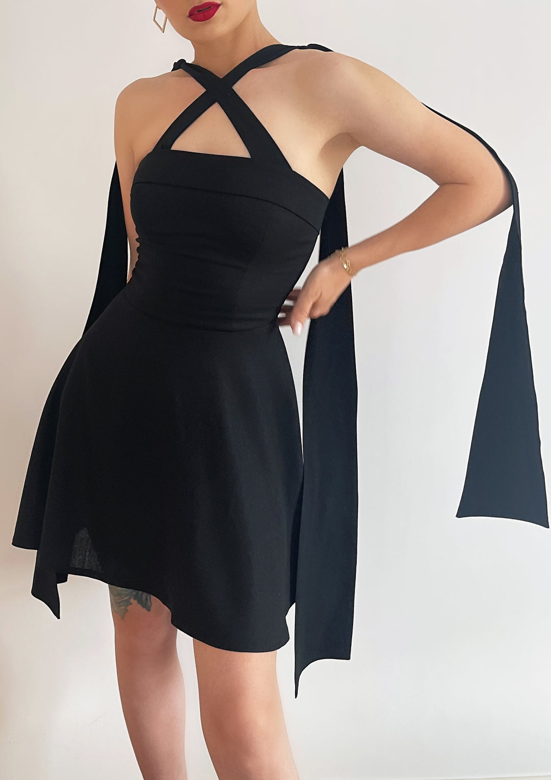 Rochie Neagra Cu Bretele Lungi